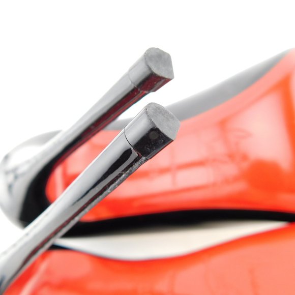 CHRISTIAN LOUBOUTIN Black Patent Leather Classic Stiletto Heel Pumps 35.5 - Picture 9 of 10